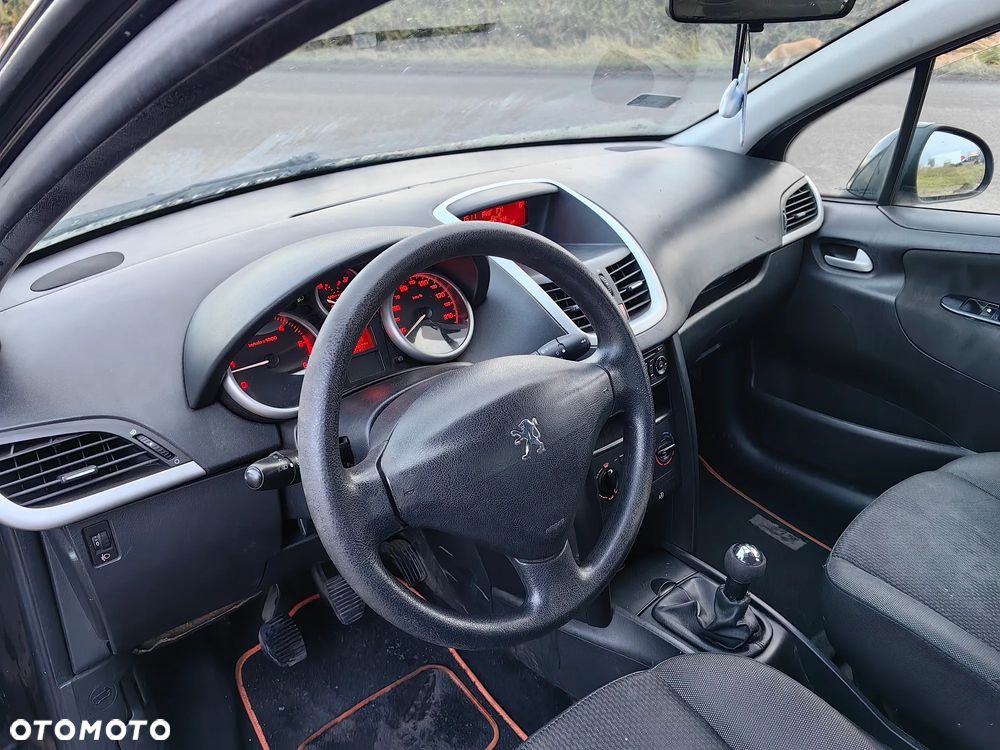 Peugeot 207 1.4 HDi Presence Euro5 - 15