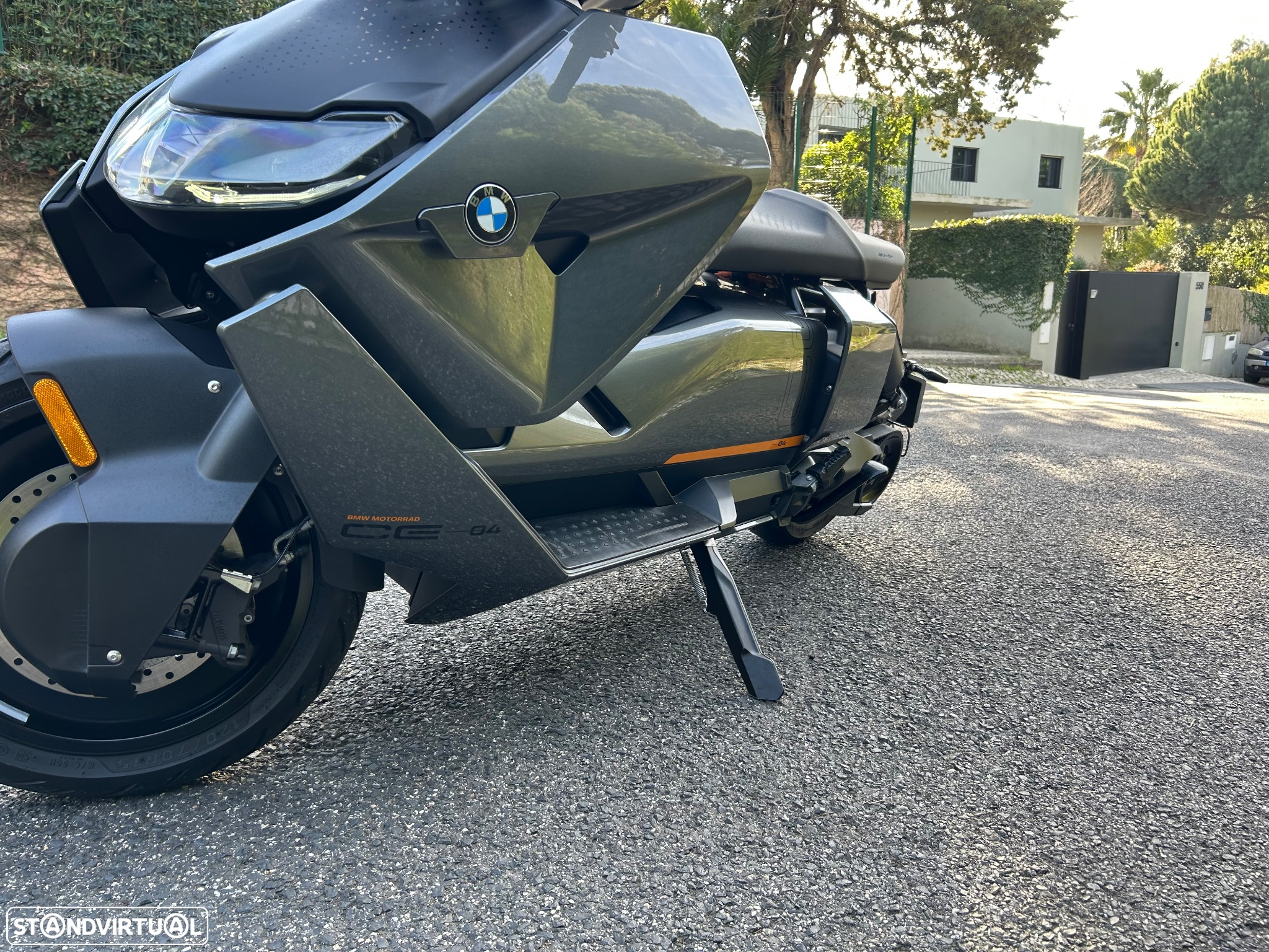 BMW CE 04 - 17