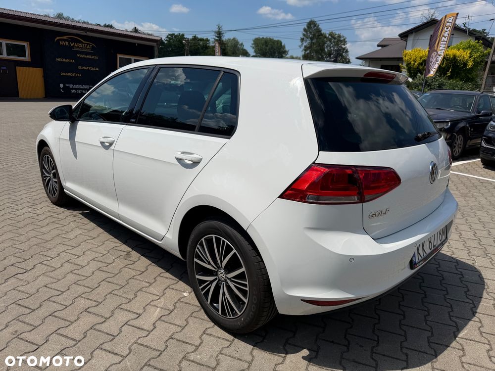 Volkswagen Golf - 8