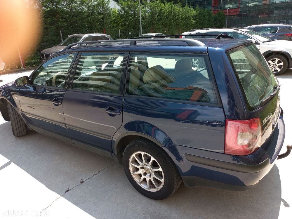 Volkswagen Passat 1.9TDI Highline - 3