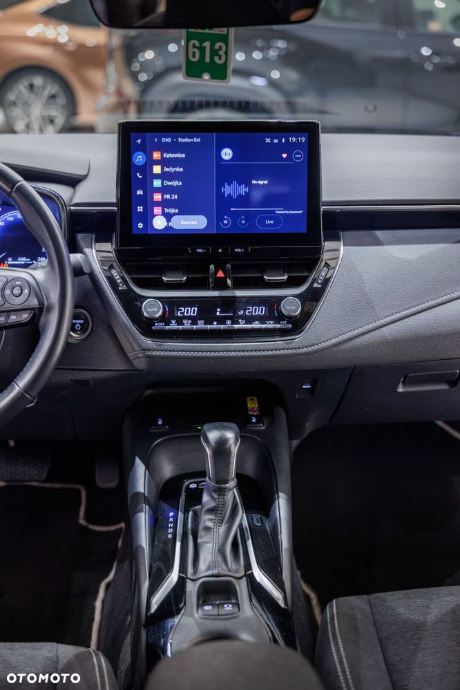 Toyota Corolla 1.8 Hybrid Comfort - 32