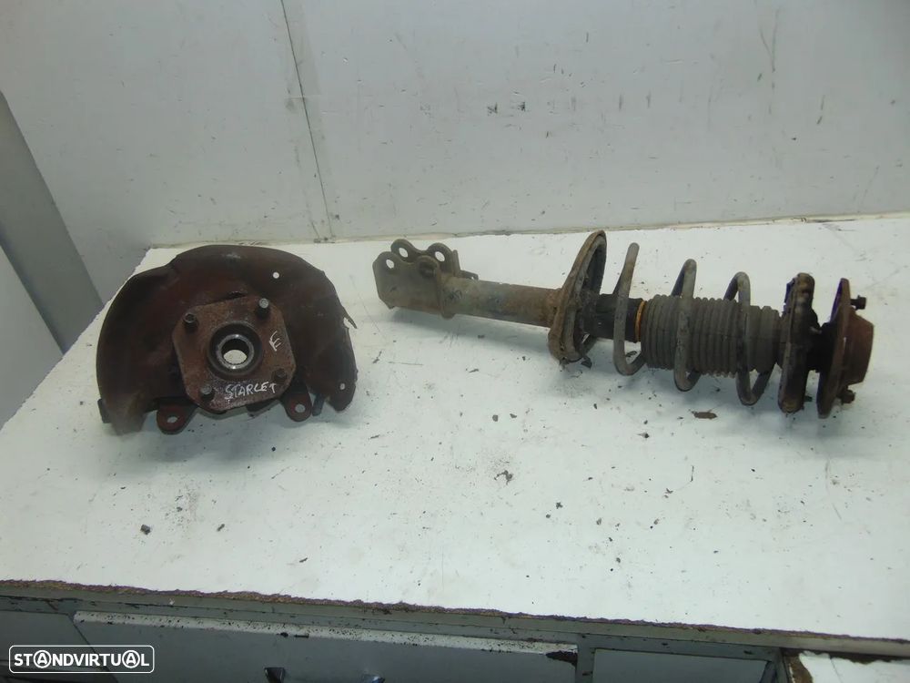 Toyota Starlet EP70 vários - 1