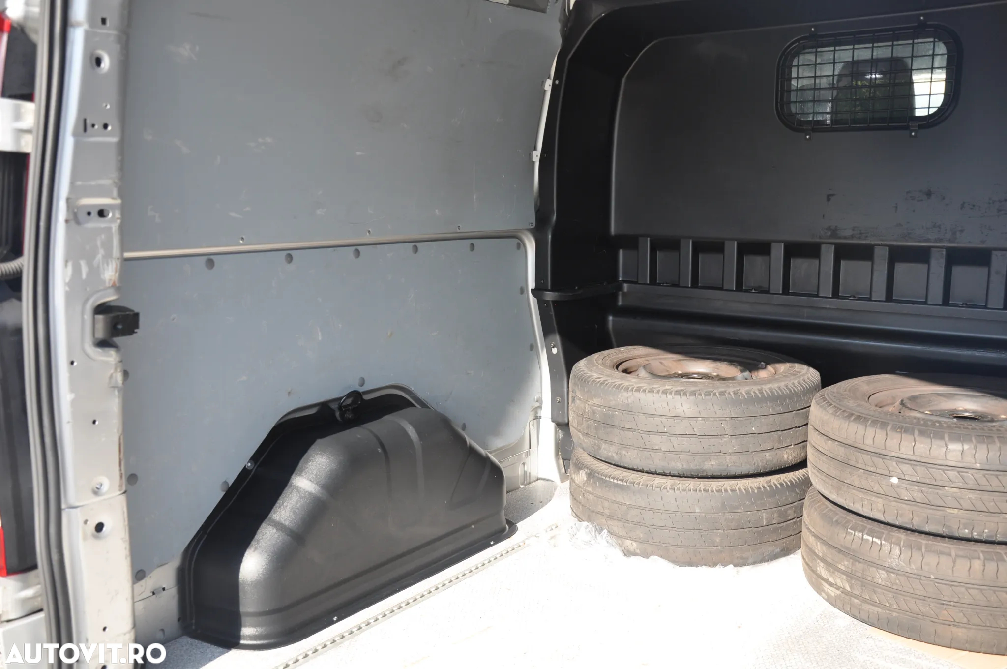 Ford Transit Custom L2H1 Doka 5 Locuri - 9
