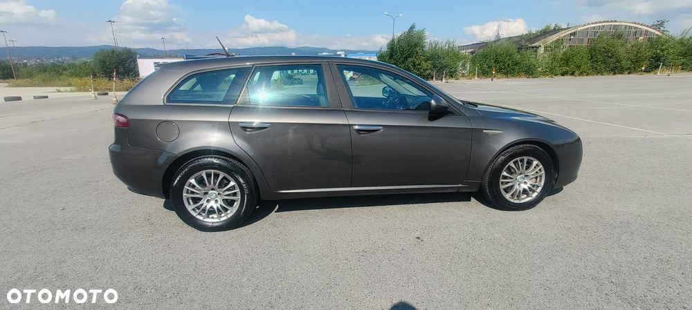 Alfa Romeo 159 1.9 JTDM 8V DPF Distinctive - 9