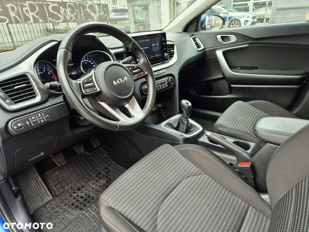 Kia Ceed 1.5 T-GDI M - 10