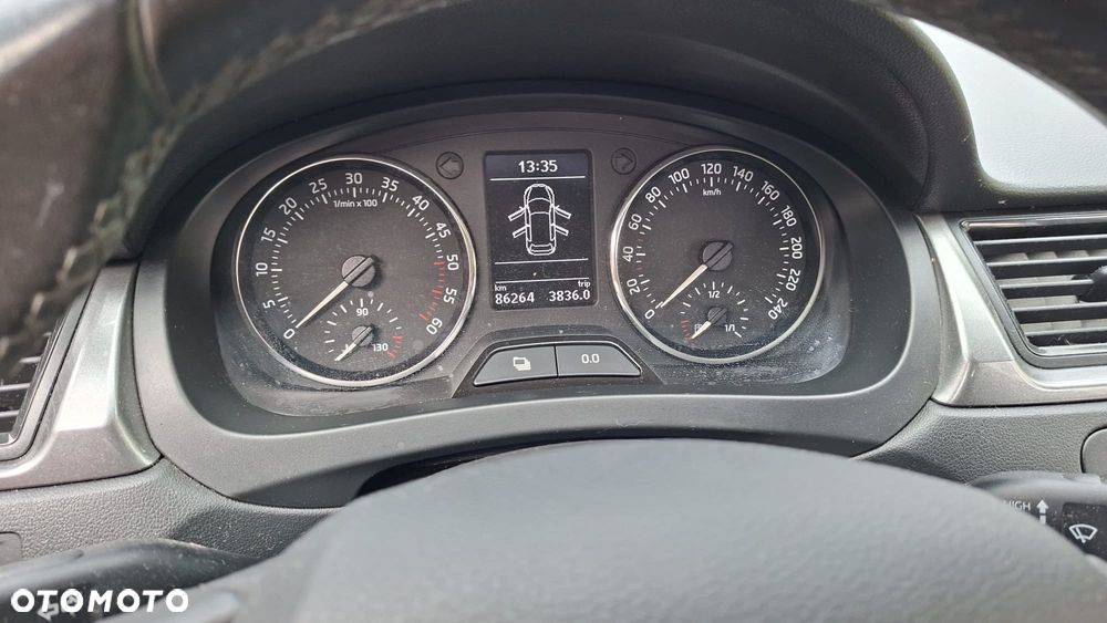 Skoda RAPID 1.6 TDI DPF Ambition Max - 8