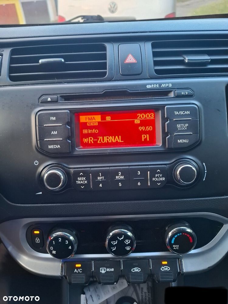 Kia Rio - 10