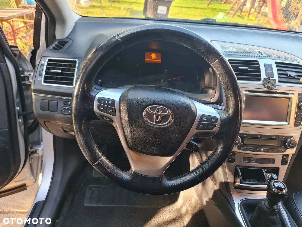 Toyota Avensis 2.0 D-4D Premium - 24