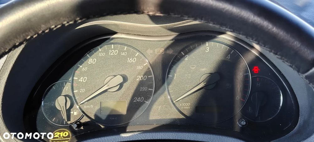 Toyota Avensis 2.0 D-4D Combi - 35