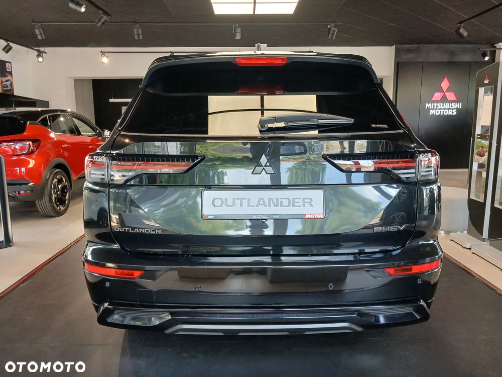Mitsubishi Outlander Black Edition - 5