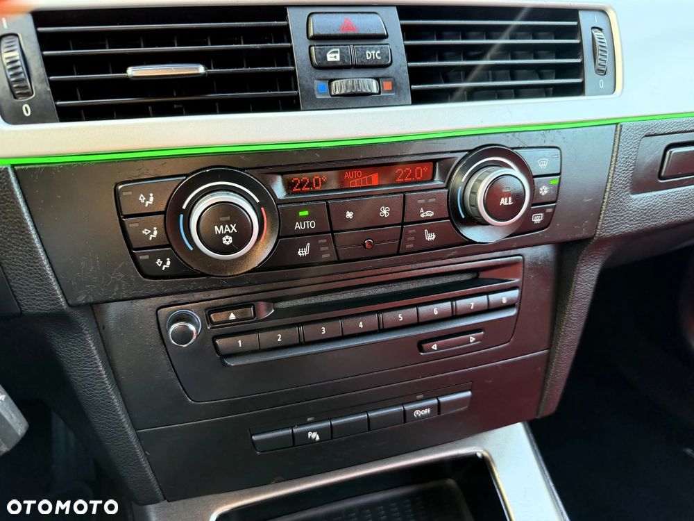 BMW Seria 3 320i Edition Exclusive - 14