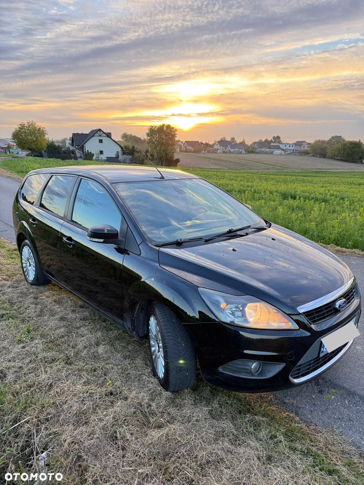Ford Focus 2009 photo 2
