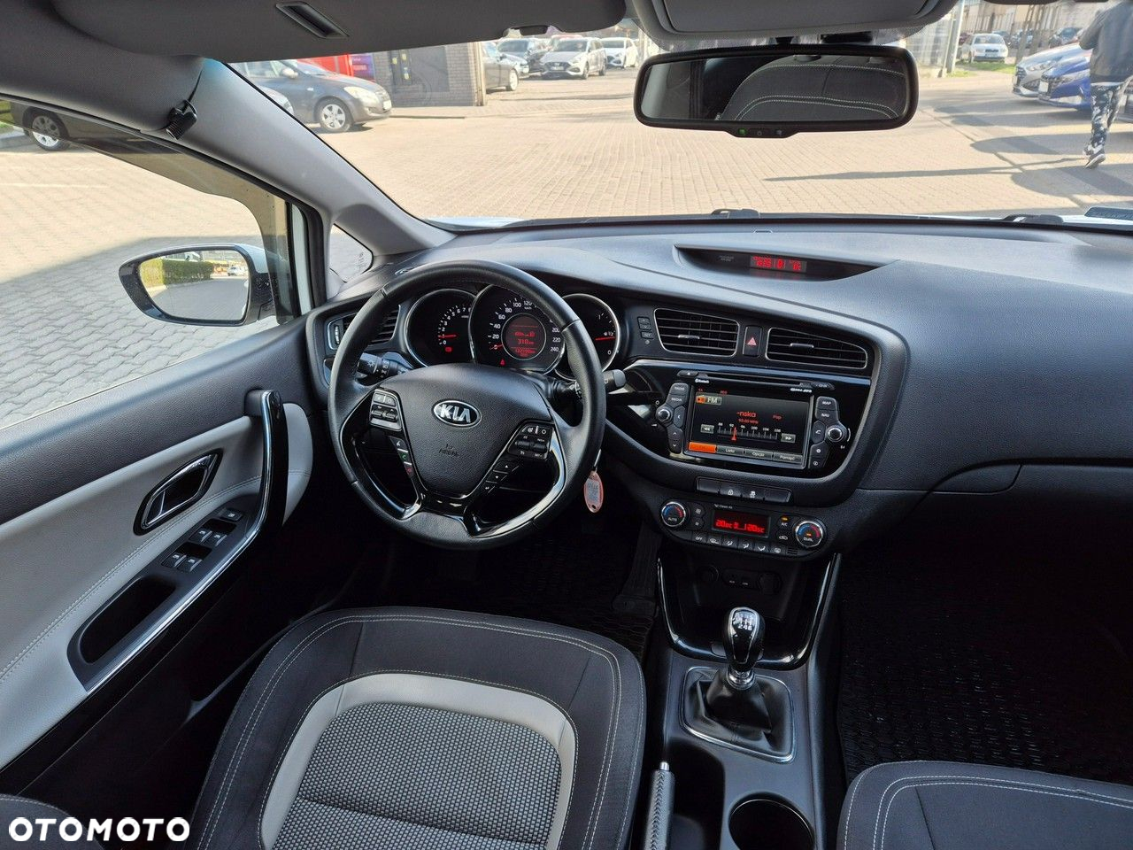 Kia Ceed - 16