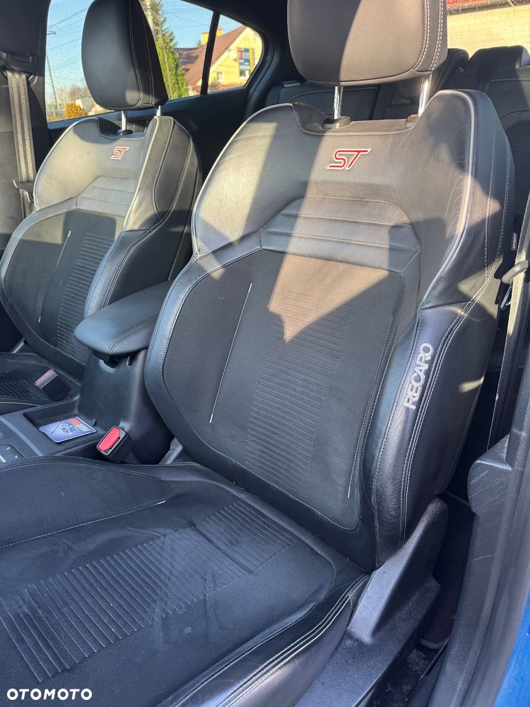 Ford Focus 2.3 EcoBoost ST - 29