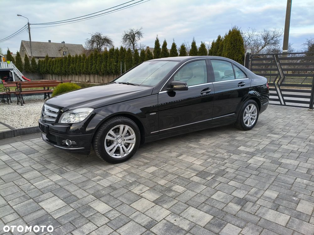 Mercedes-Benz Klasa C 180 Kompressor BlueEFFICIENCY Avantgarde - 38
