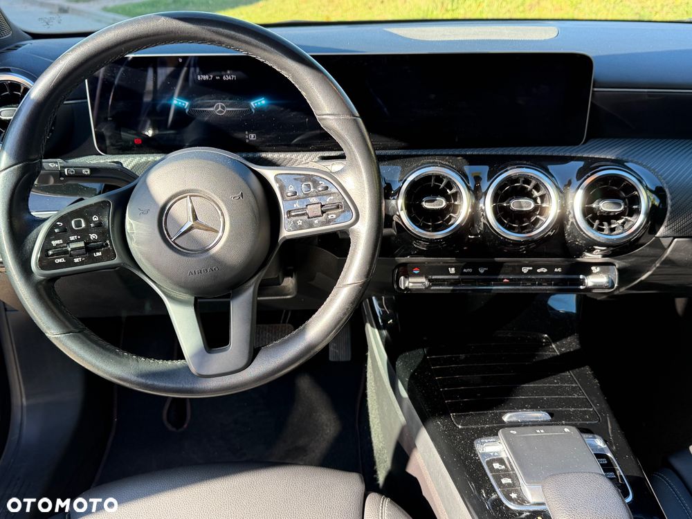 Mercedes-Benz Klasa A 180 7G-DCT Edition 19 - 3