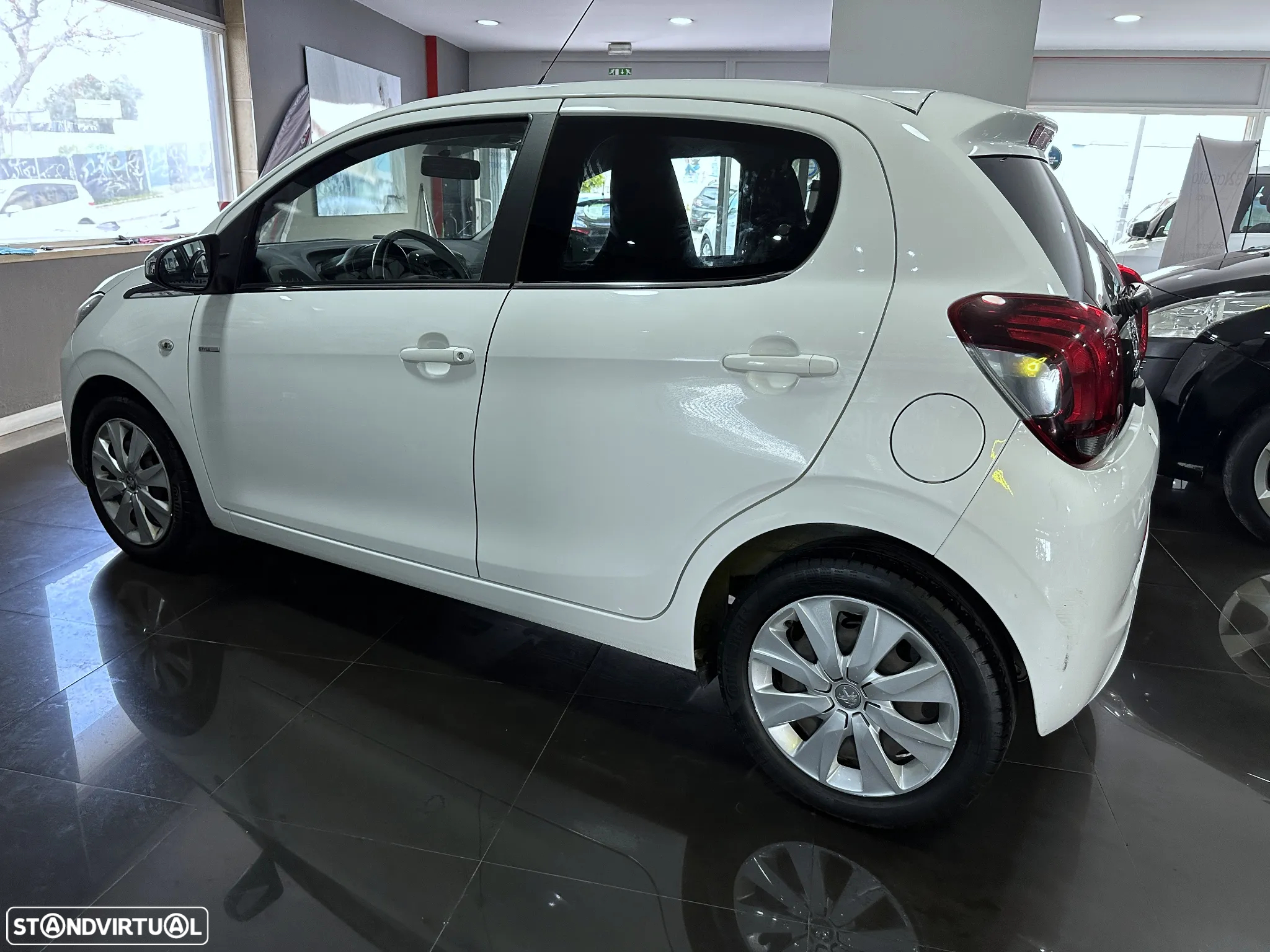 Peugeot 108 Top! 1.0 VTi Style - 4