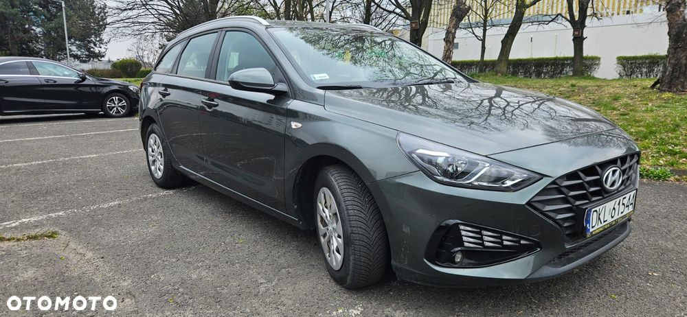 Hyundai i30 1.5 DPI Classic + - 16