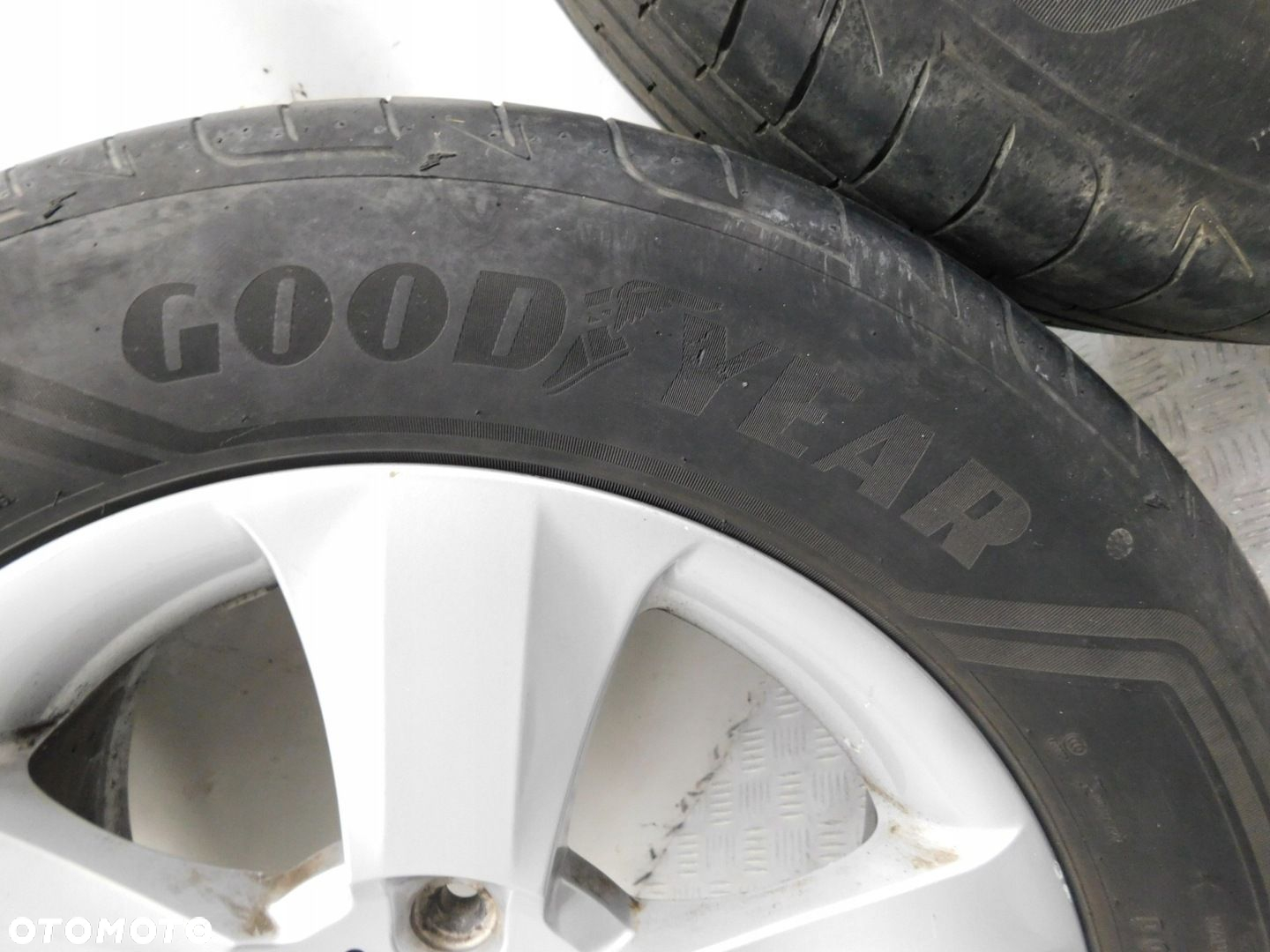 FELGI ALUMINIOWE KOŁA 5x120 8J x 18 235/60 R18 GOODYEAR - BMW X3 E83 - 6