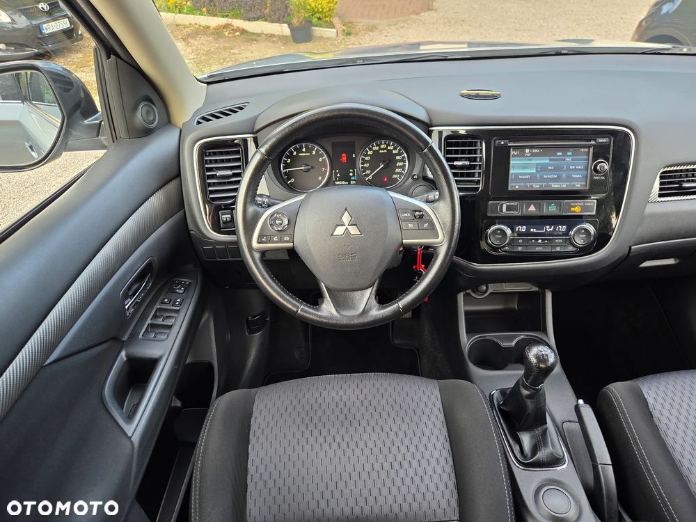 Mitsubishi Outlander - 11