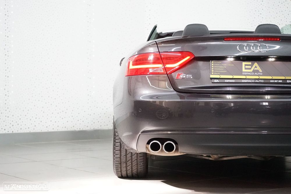 Audi A5 Cabrio 2.0 TDi - 11