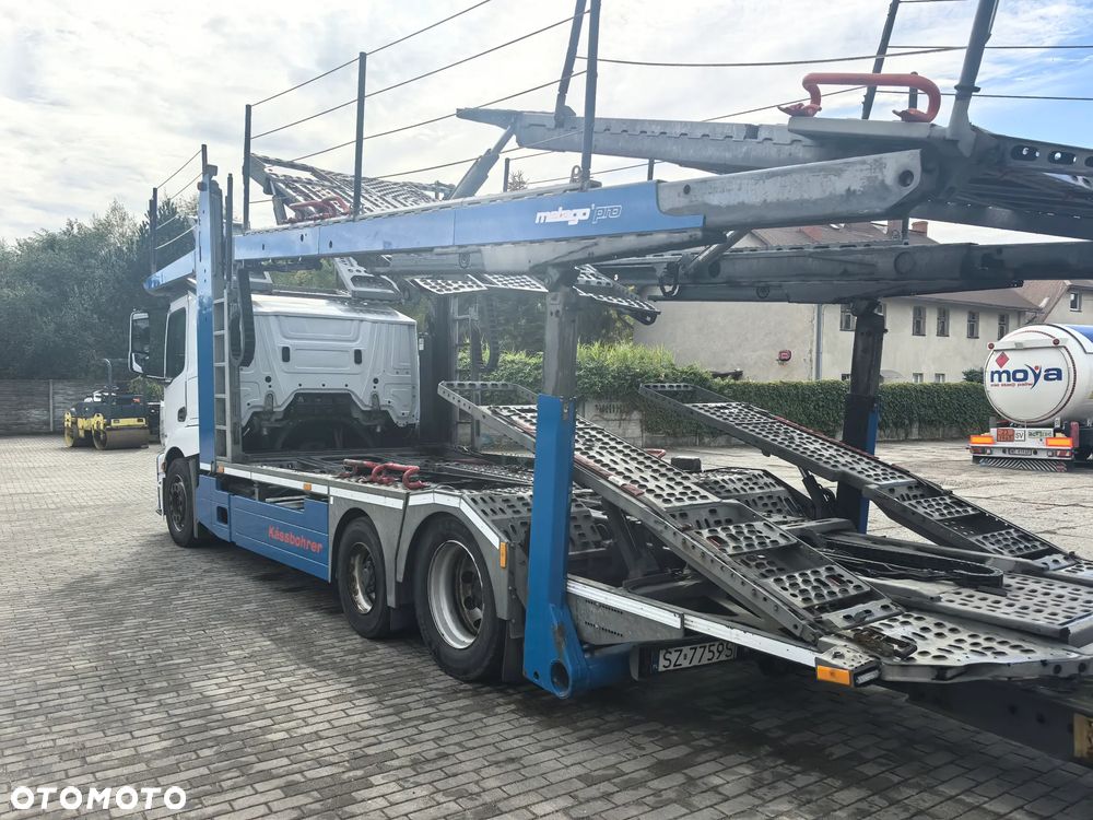 Mercedes-Benz Actros - 22