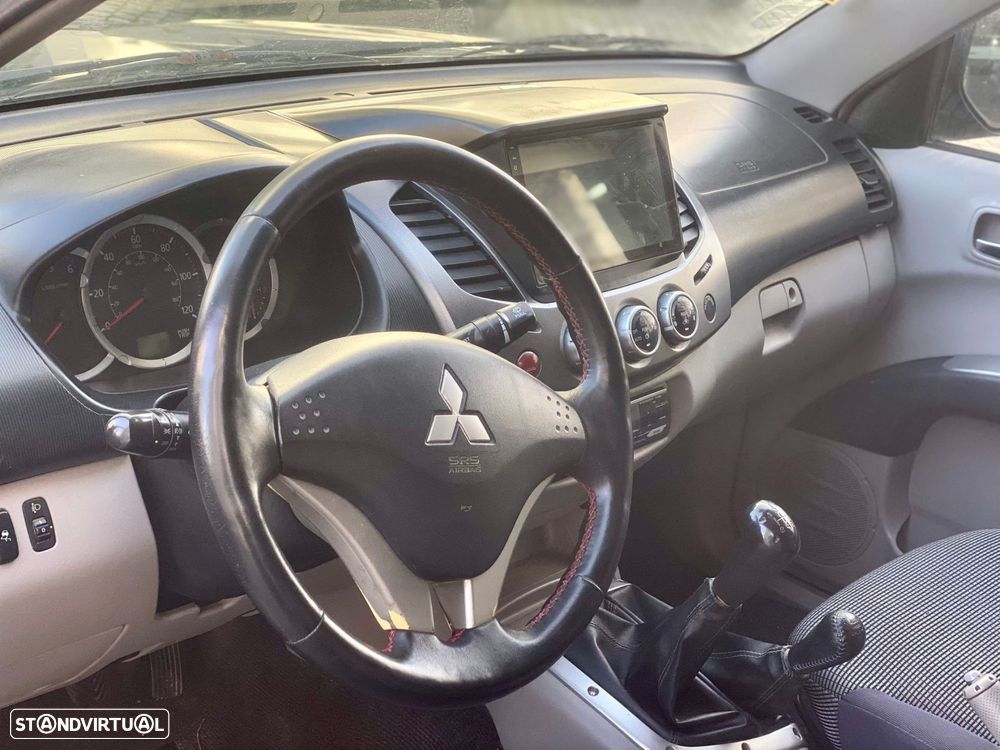 Mitsubishi L200 Pick Up 4x4 Intense Cabine Dupla - 14
