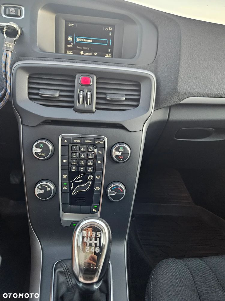 Volvo V40 T2 - 23