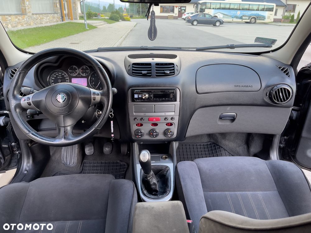 Alfa Romeo 147 1.6 Twin Spark 16V - 4