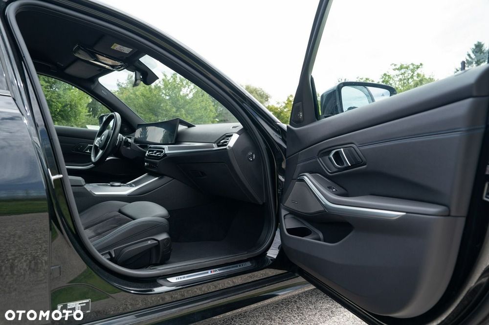 BMW Seria 3 318i M Sport - 23