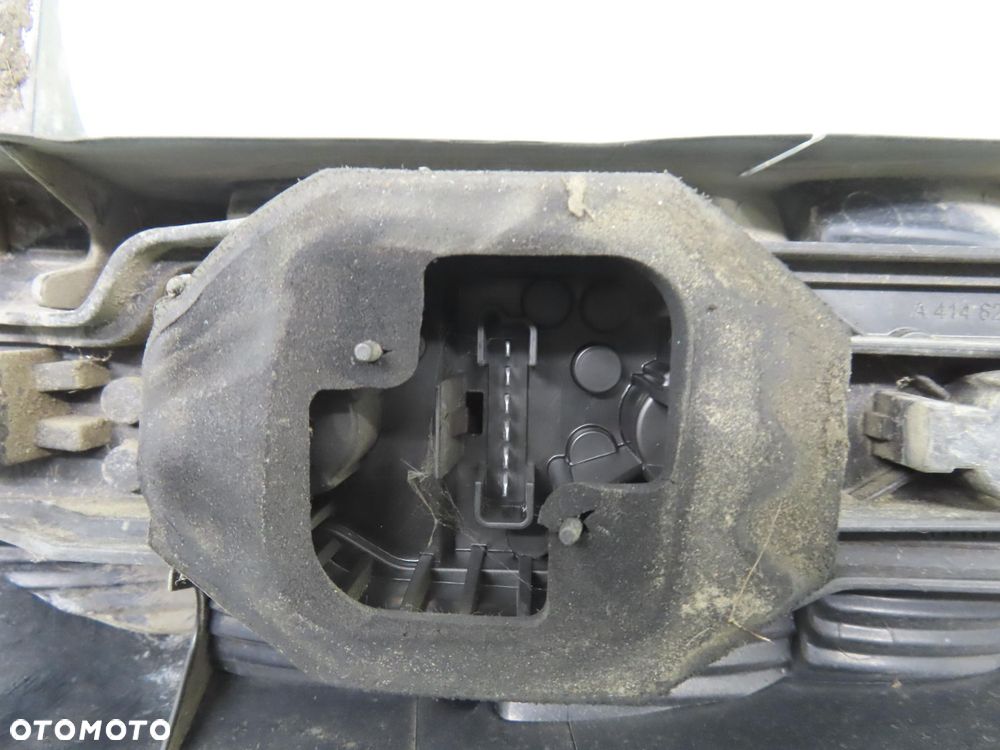 LAMPA LEWA TYLNA MERCEDES VANEO A4148200064 - 2