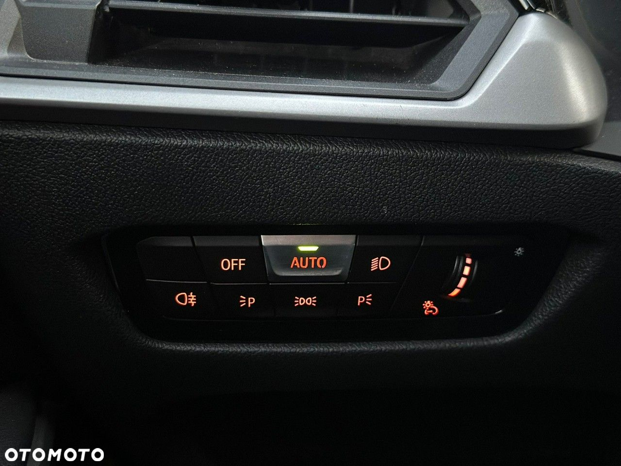 BMW Seria 3 318d Sport Line - 19
