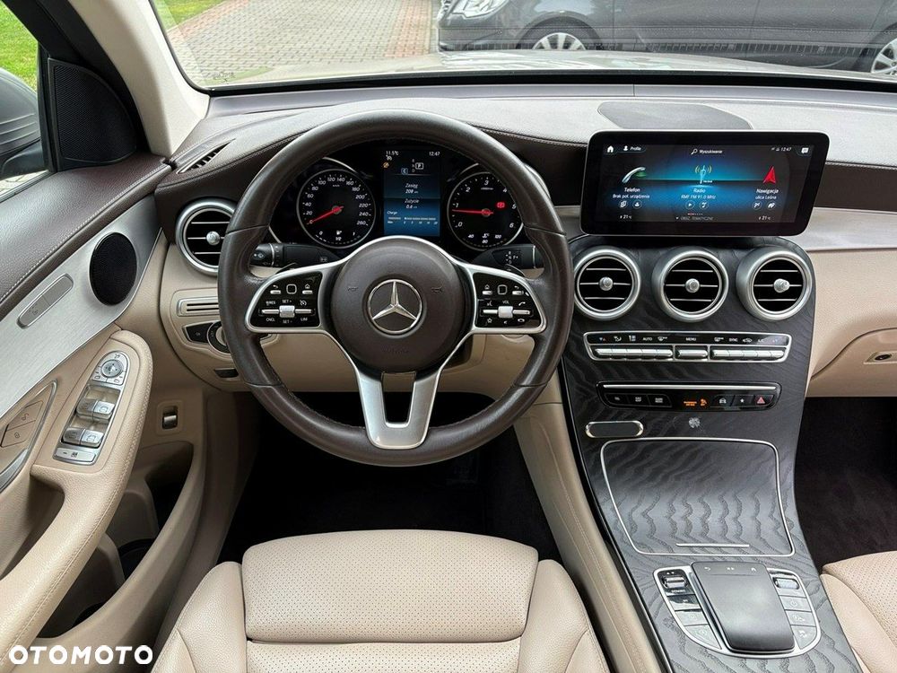 Mercedes-Benz GLC - 21