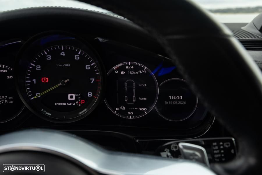 Porsche Panamera Sport Turismo 4 E-Hybrid - 38