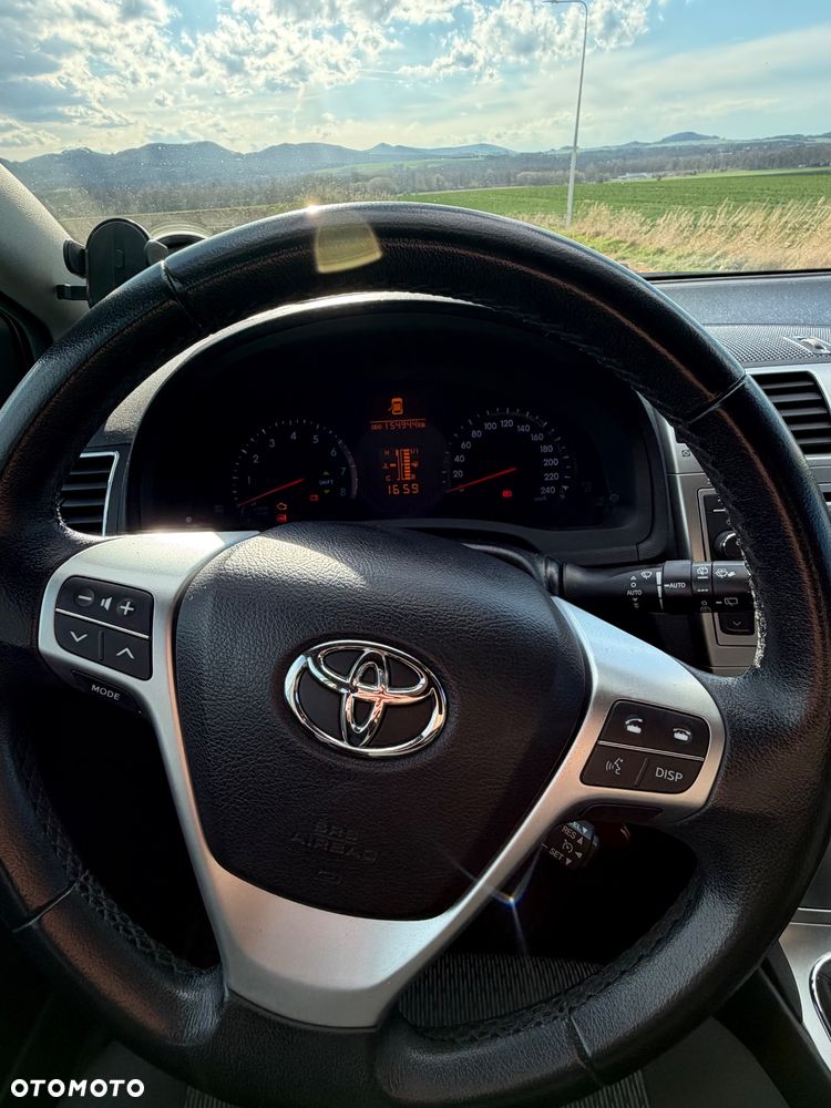 Toyota Avensis 1.8 Sol EU5 - 9