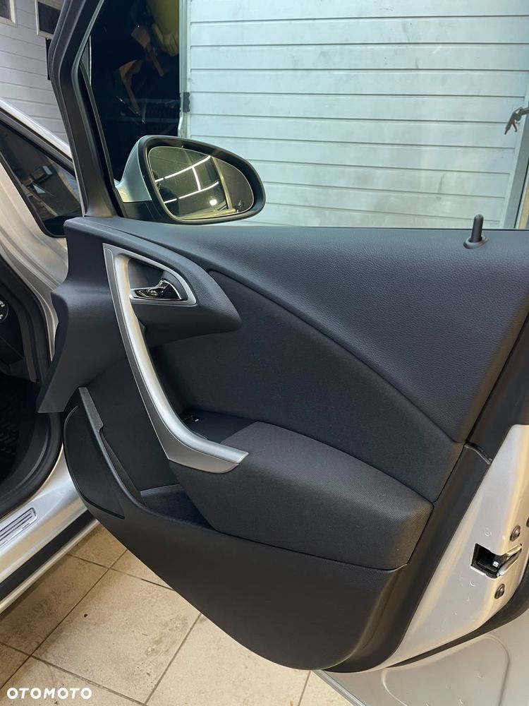 Opel Astra 1.4 Turbo - 28