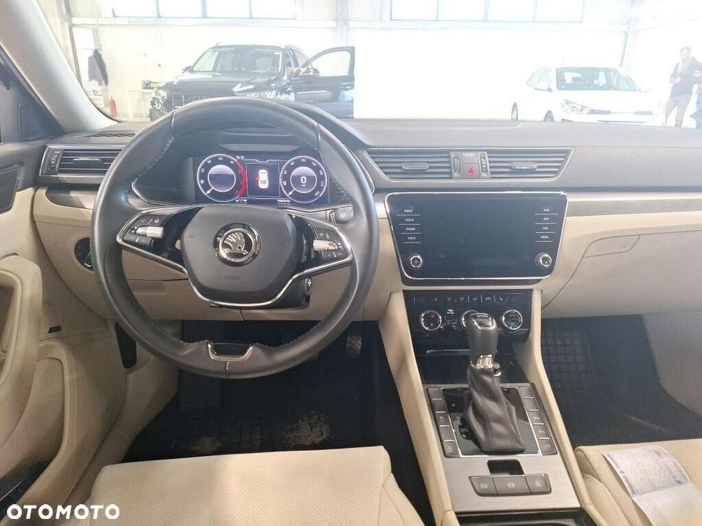 Skoda Superb 2.0 TDI SCR Style DSG - 6