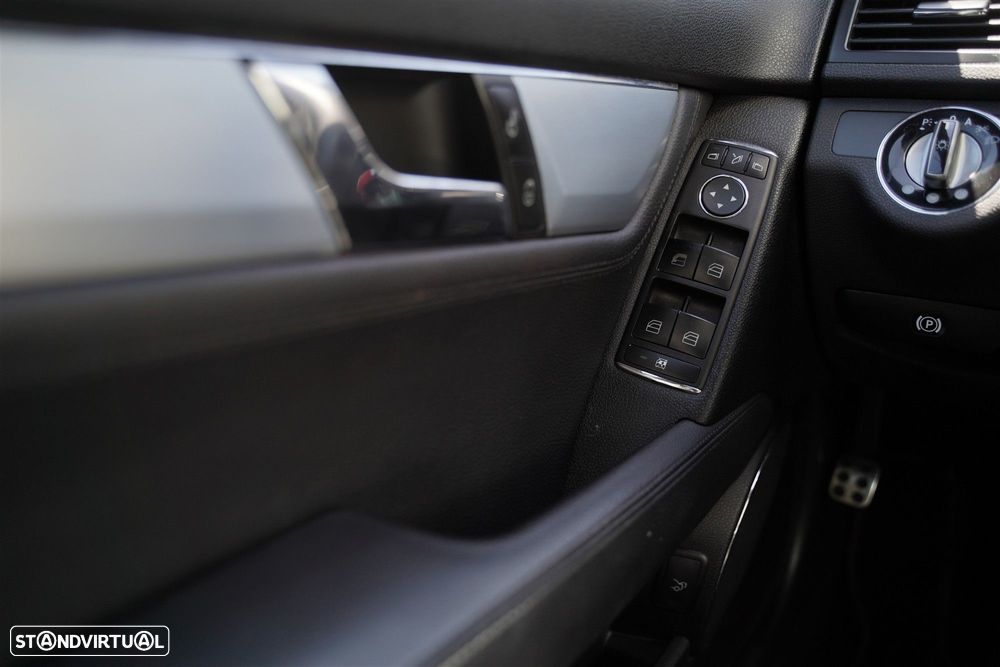 Mercedes-Benz C 320 - 17