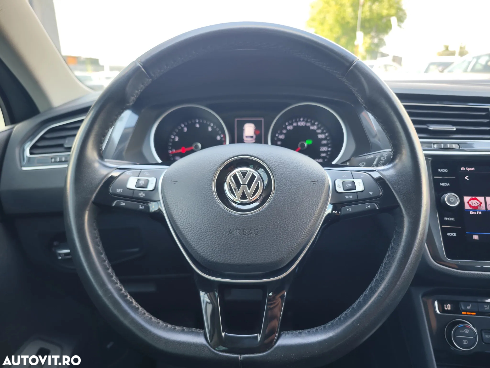 Volkswagen Tiguan - 21