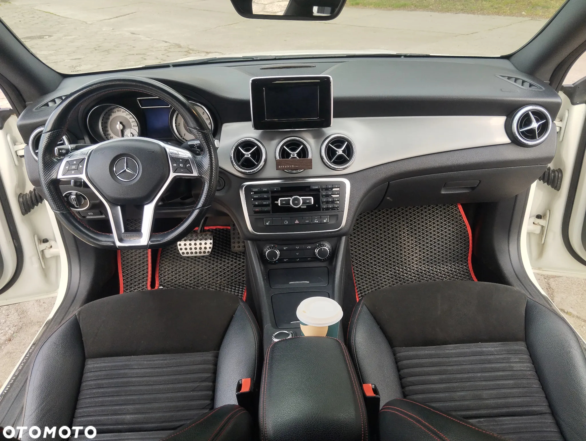 Mercedes-Benz CLA - 9
