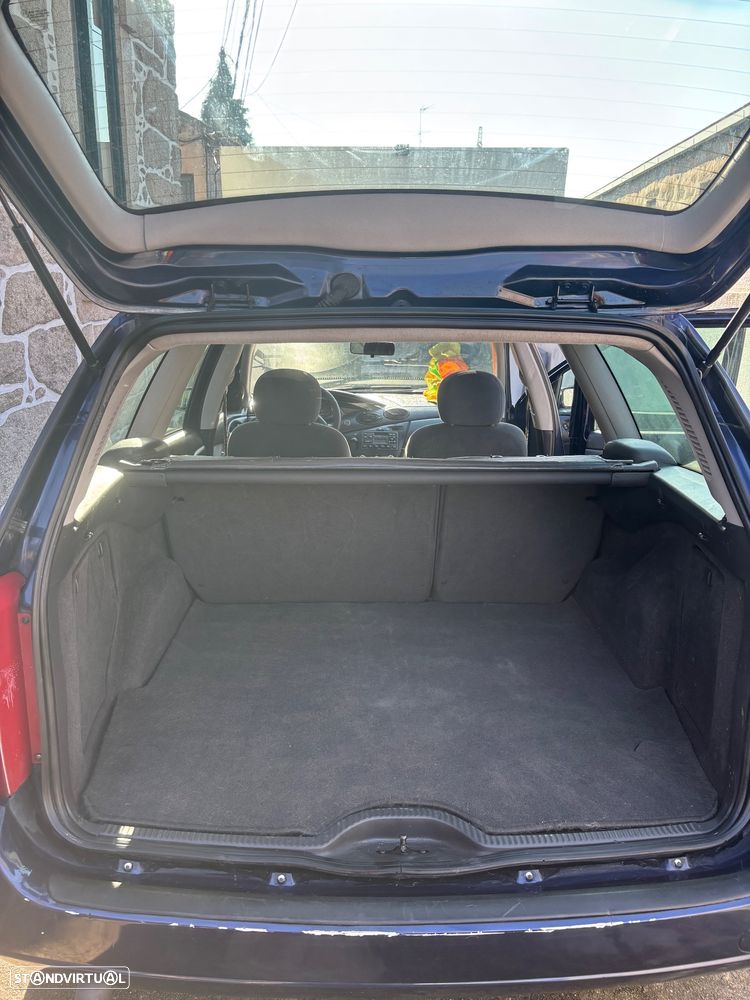 Ford Focus SW 1.8 TDdi Ghia - 21