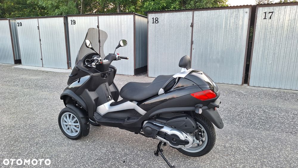 Piaggio MP-3 - 4