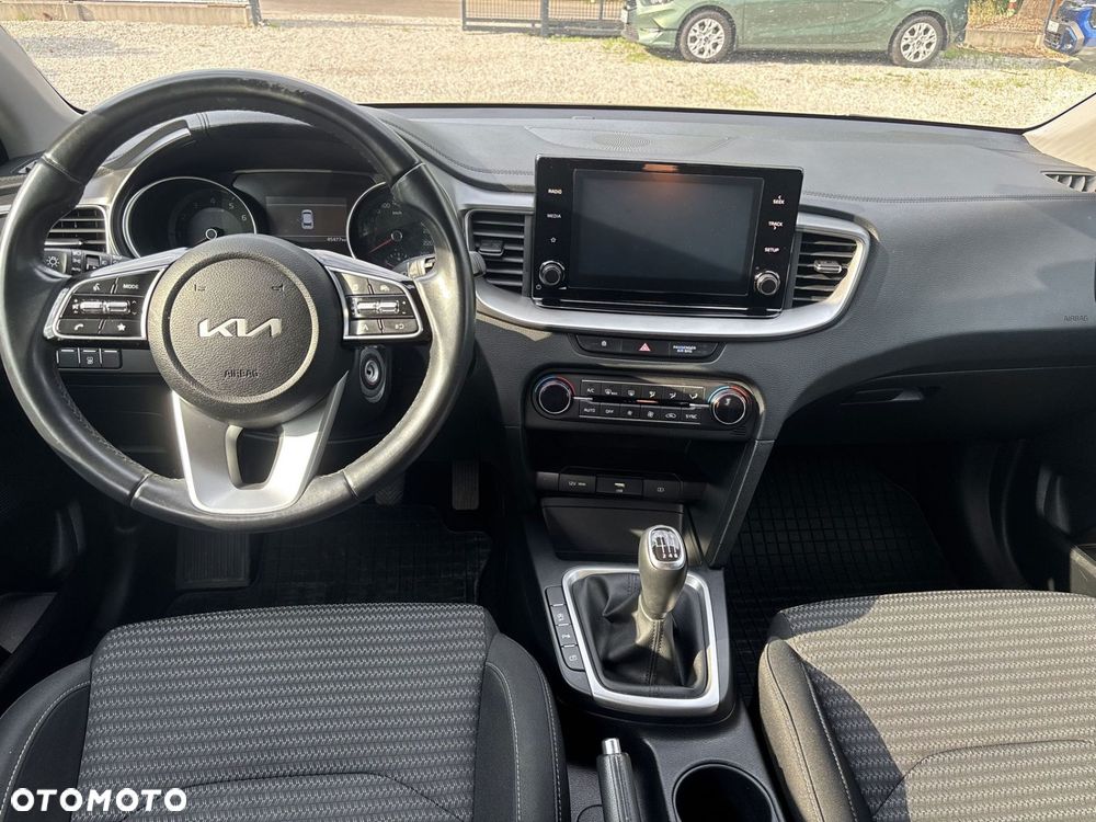 Kia Ceed 1.5 T-GDI M - 17
