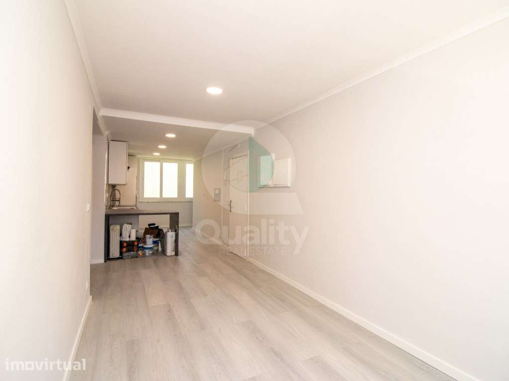 Apartamento T2 totalmente remodelado, localizado numa das zonas mai... - Grande imagem: 5/26