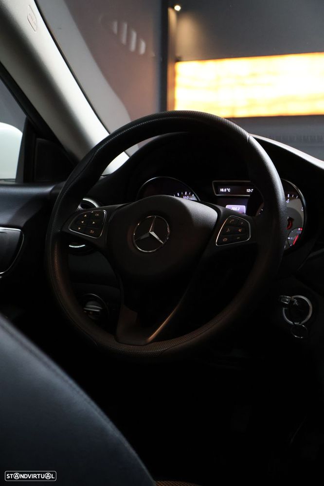 Mercedes-Benz CLA 180 d Shooting Brake Urban - 16