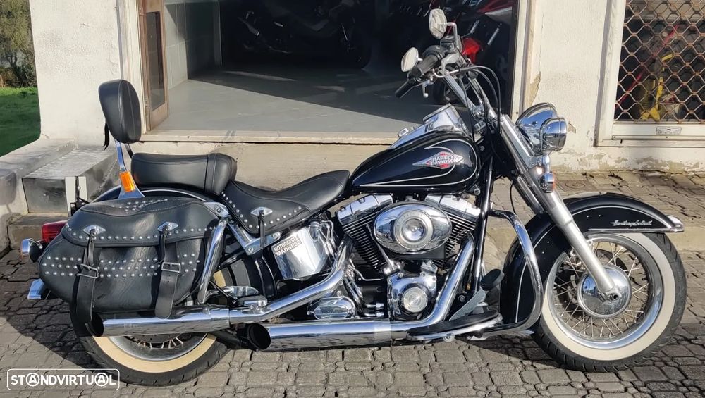 Harley-Davidson FLSTC Heritage Softail - 3