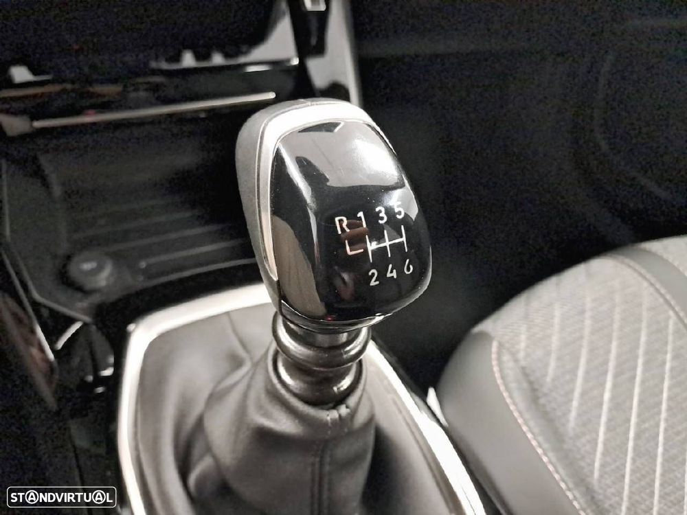 Peugeot 2008 1.2 Allure - 18