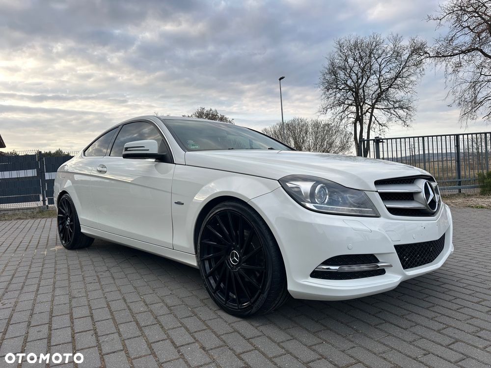 Mercedes-Benz Klasa C 220 CDI DPF Automatik Avantgarde - 16