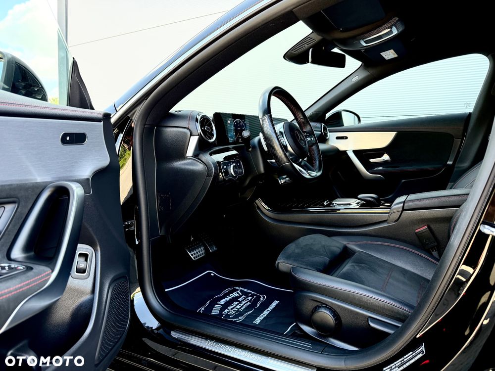 Mercedes-Benz CLA 220 d AMG Line 8G-DCT - 23
