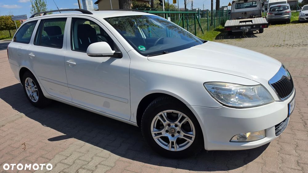 Skoda Octavia 1.6 Combi Ambiente - 37